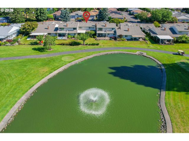 9520 Sw LAKESIDE Dr, Tigard, OR 97224
