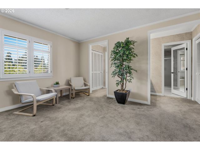 9520 Sw LAKESIDE Dr, Tigard, OR 97224