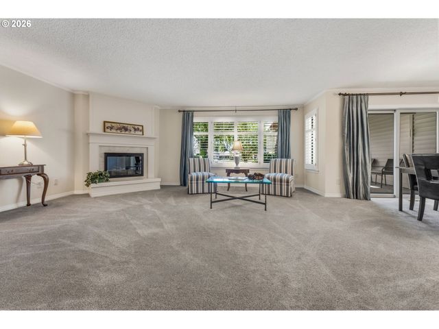 9520 Sw LAKESIDE Dr, Tigard, OR 97224