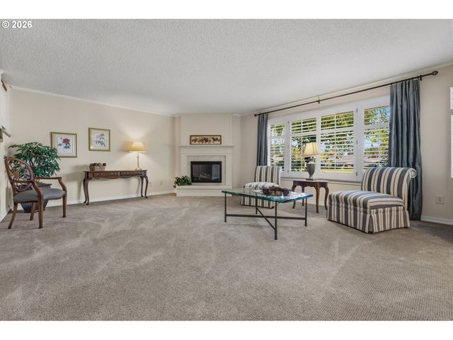 9520 Sw LAKESIDE Dr, Tigard, OR 97224