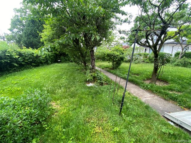 14345 14th Avenue, Whitestone, NY 11357