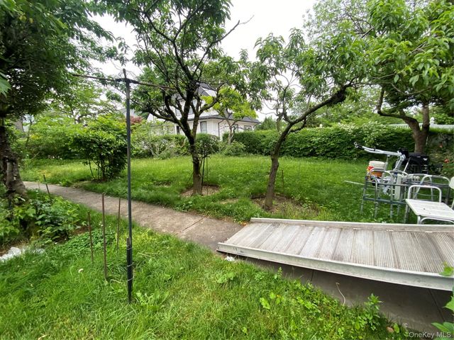 14345 14th Avenue, Whitestone, NY 11357