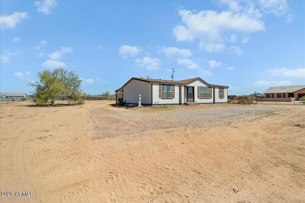 16608 W GLORIA Lane W, Surprise, AZ 85387 — photo 2