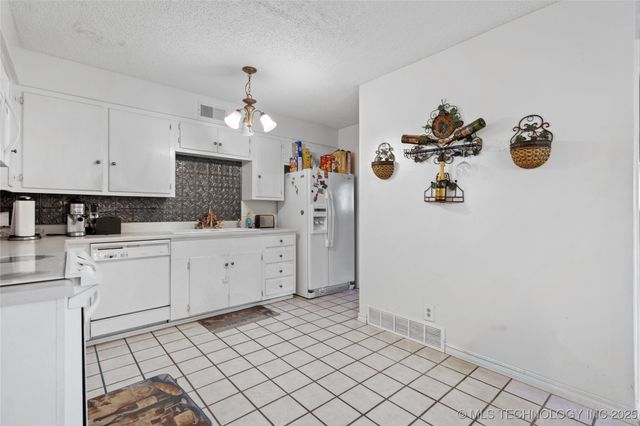 703 Cottonwood Street, Ardmore, OK 73401