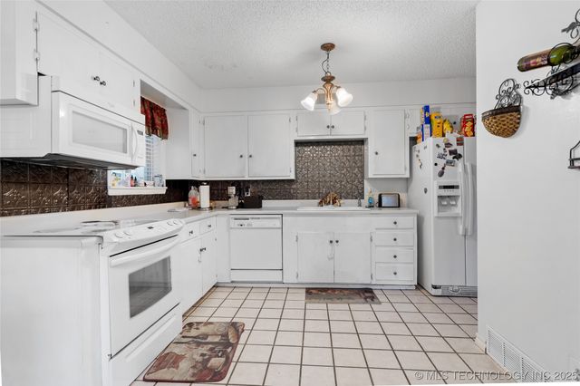 703 Cottonwood Street, Ardmore, OK 73401