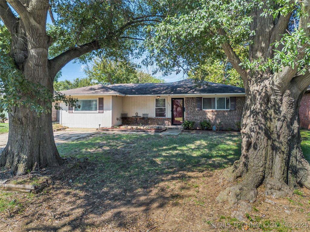 703 Cottonwood Street, Ardmore, OK 73401