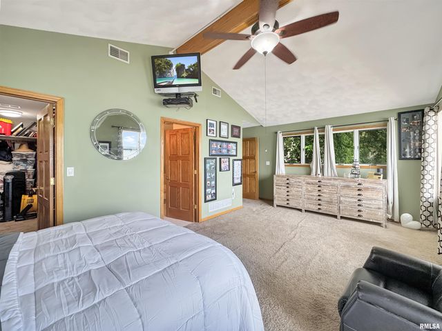 4218 N GALENA Road, Peoria, IL 61614