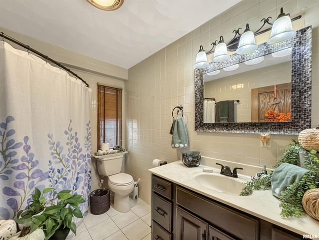 4218 N GALENA Road, Peoria, IL 61614