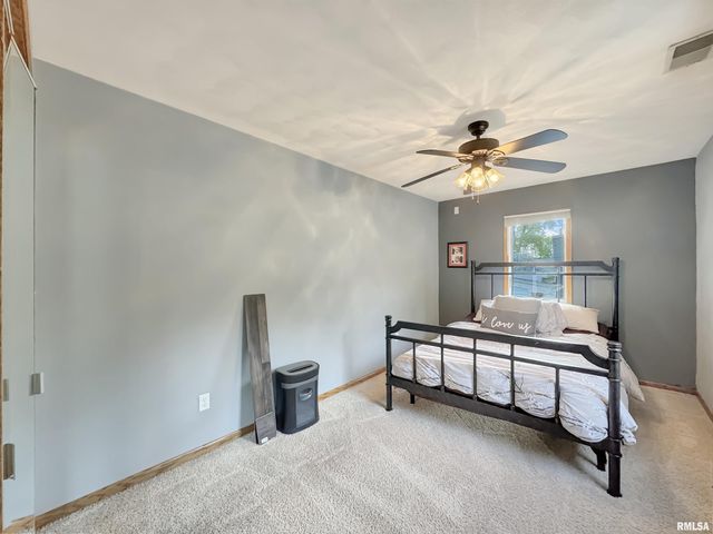 4218 N GALENA Road, Peoria, IL 61614