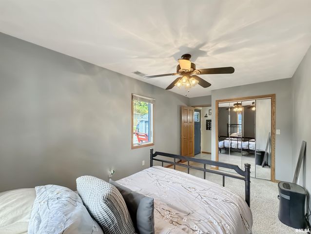 4218 N GALENA Road, Peoria, IL 61614