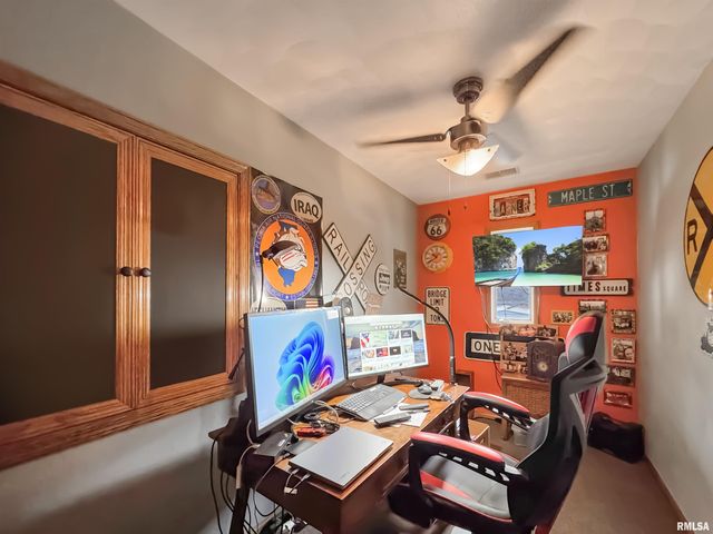 4218 N GALENA Road, Peoria, IL 61614