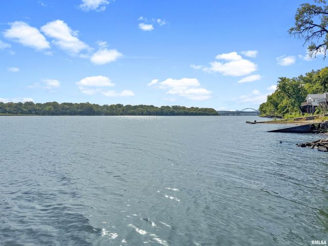 4218 N GALENA Road, Peoria, IL 61614