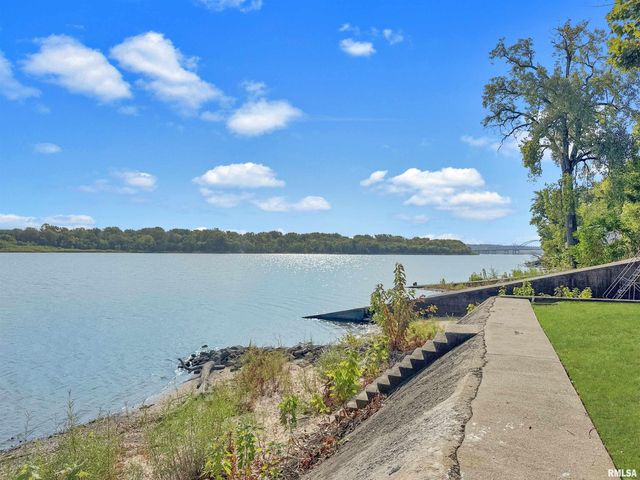 4218 N GALENA Road, Peoria, IL 61614