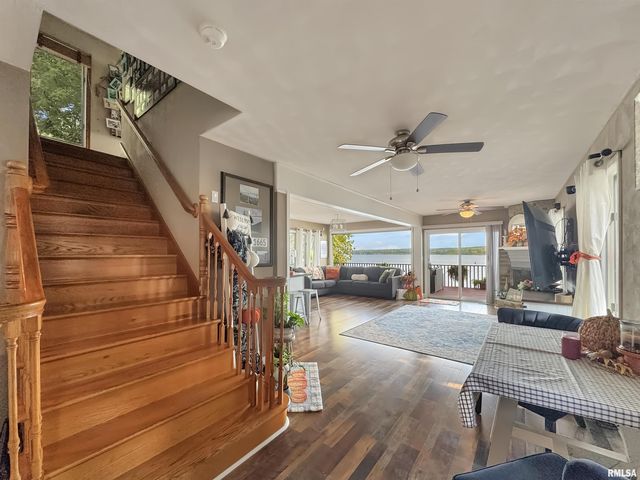 4218 N GALENA Road, Peoria, IL 61614