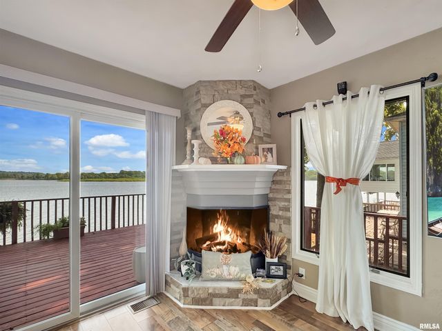 4218 N GALENA Road, Peoria, IL 61614