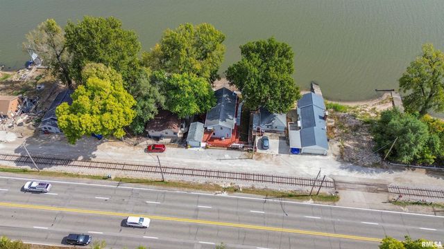 4218 N GALENA Road, Peoria, IL 61614