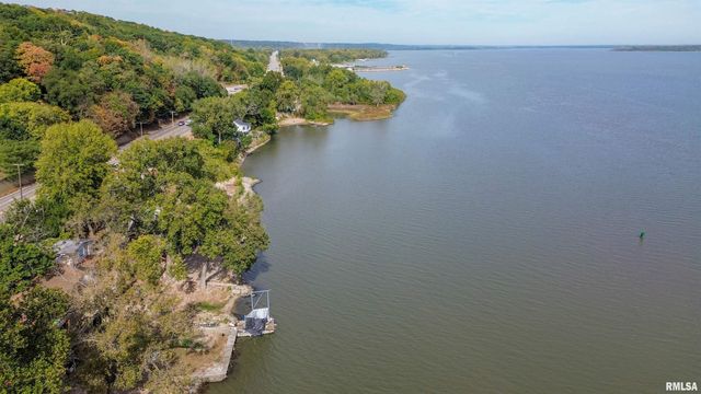 4218 N GALENA Road, Peoria, IL 61614