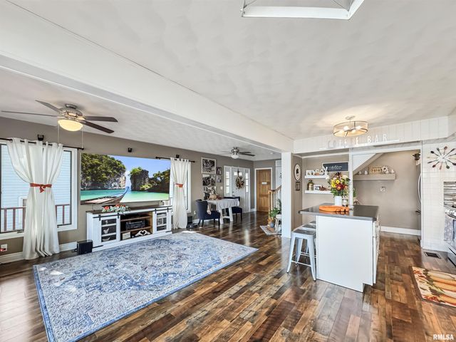 4218 N GALENA Road, Peoria, IL 61614