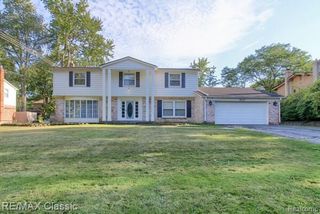 5527 Haverhill, West Bloomfield, MI 48322