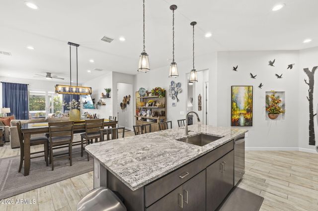 5111 E VILLAGE Drive, Scottsdale, AZ 85254