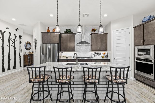 5111 E VILLAGE Drive, Scottsdale, AZ 85254