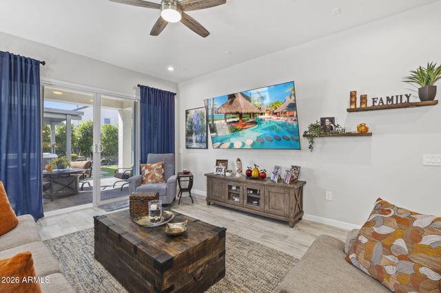 5111 E VILLAGE Drive, Scottsdale, AZ 85254