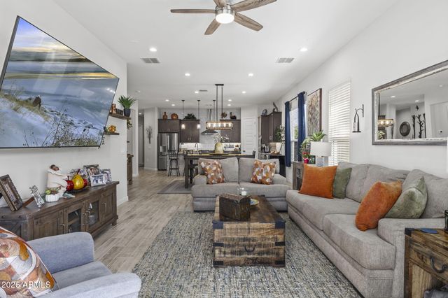 5111 E VILLAGE Drive, Scottsdale, AZ 85254