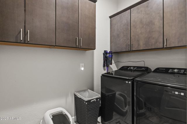 5111 E VILLAGE Drive, Scottsdale, AZ 85254