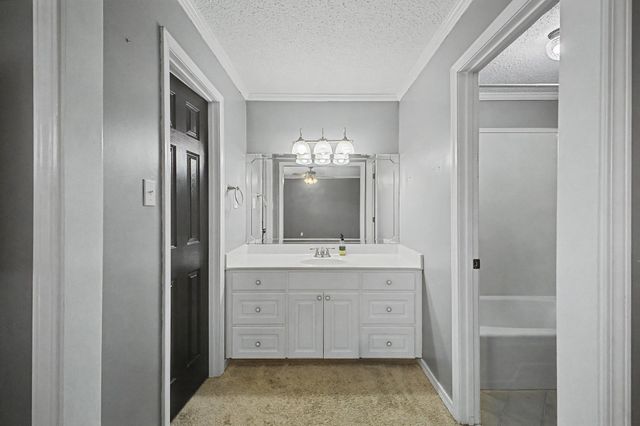 225 E Lakeside Dr., Hattiesburg, MS 39402