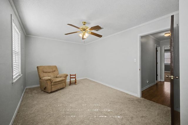 225 E Lakeside Dr., Hattiesburg, MS 39402