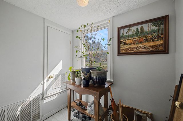 225 E Lakeside Dr., Hattiesburg, MS 39402