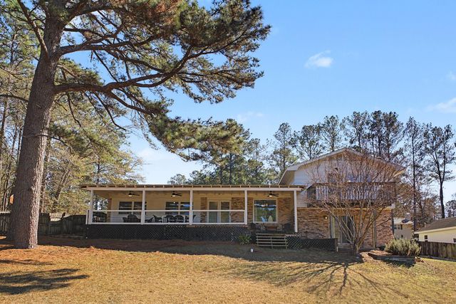 225 E Lakeside Dr., Hattiesburg, MS 39402