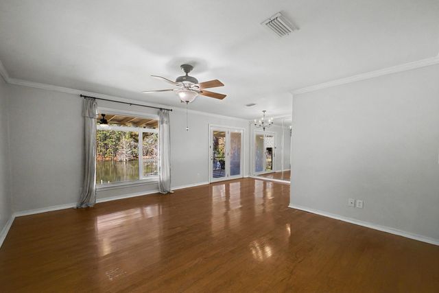 225 E Lakeside Dr., Hattiesburg, MS 39402