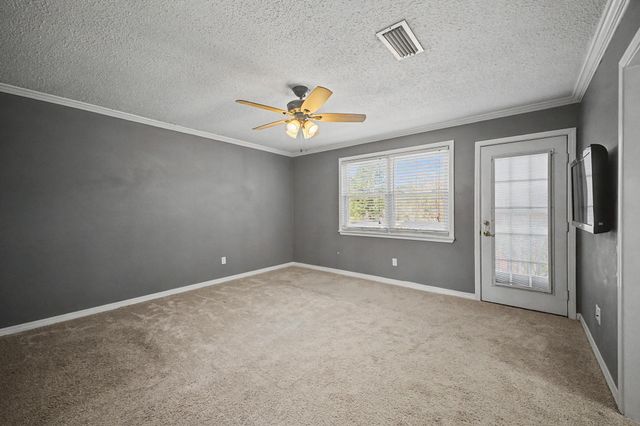 225 E Lakeside Dr., Hattiesburg, MS 39402