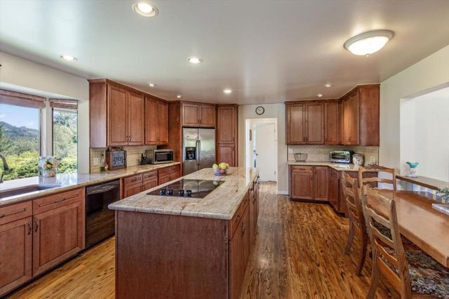25149 Radonich Road, Los Gatos, CA 95033