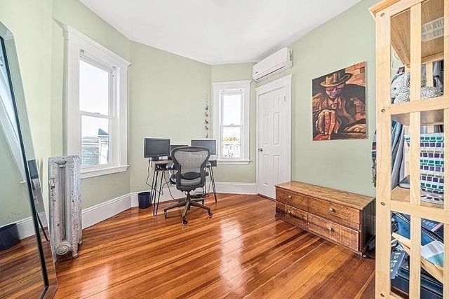 89 Train Street 3, Boston, MA 02122