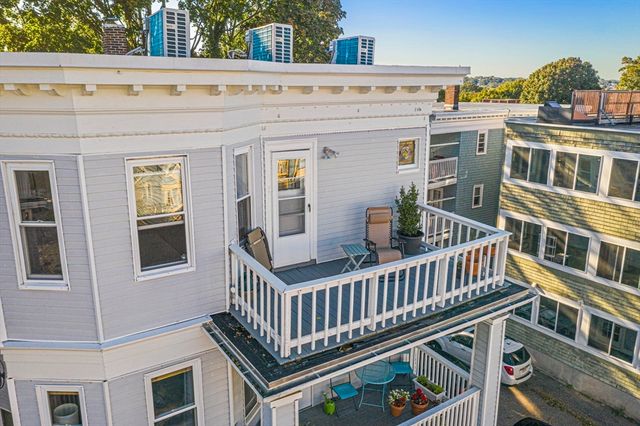 89 Train Street 3, Boston, MA 02122