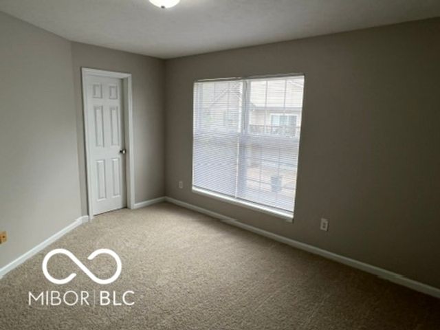 6212 Bishops Pond Lane, Indianapolis, IN 46268