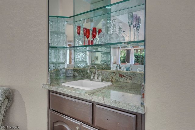 7176 Mission Hills Drive, Las Vegas, NV 89113