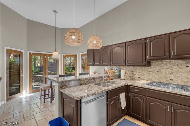 7176 Mission Hills Drive, Las Vegas, NV 89113