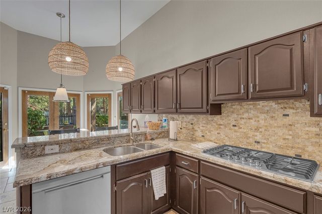 7176 Mission Hills Drive, Las Vegas, NV 89113