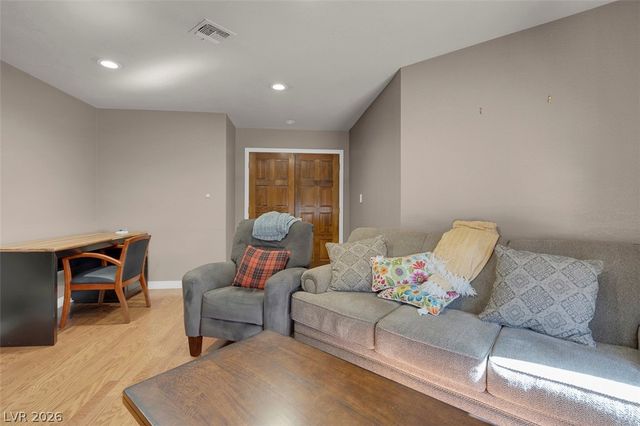 7176 Mission Hills Drive, Las Vegas, NV 89113