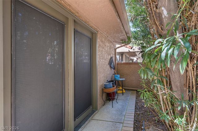 7176 Mission Hills Drive, Las Vegas, NV 89113