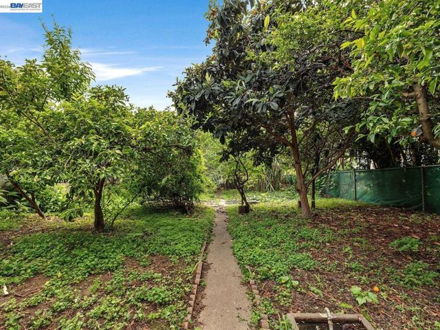 2226 13th Ave, Oakland, CA 94606