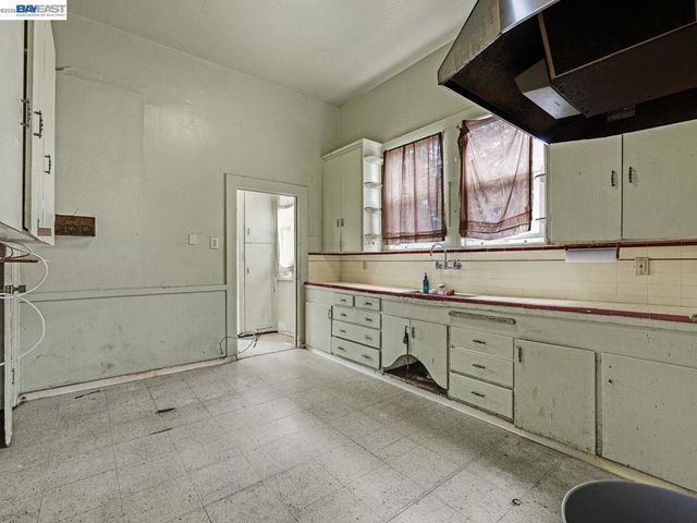 2226 13th Ave, Oakland, CA 94606