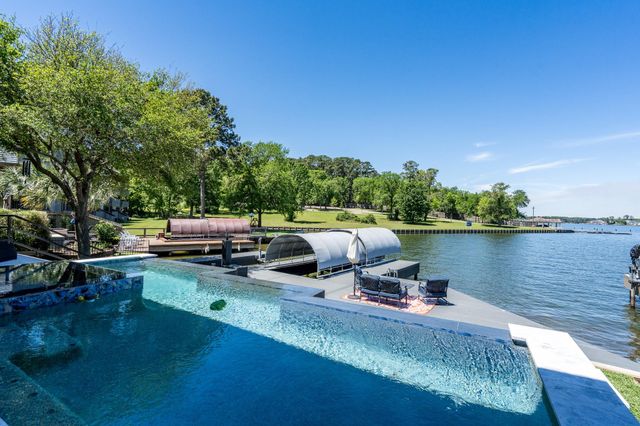 4206 Windswept Drive, Montgomery, TX 77356