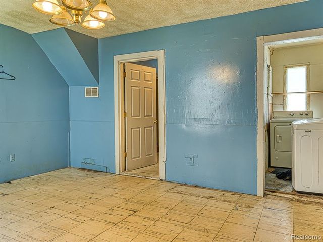 1246 Junction Street, Detroit, MI 48209