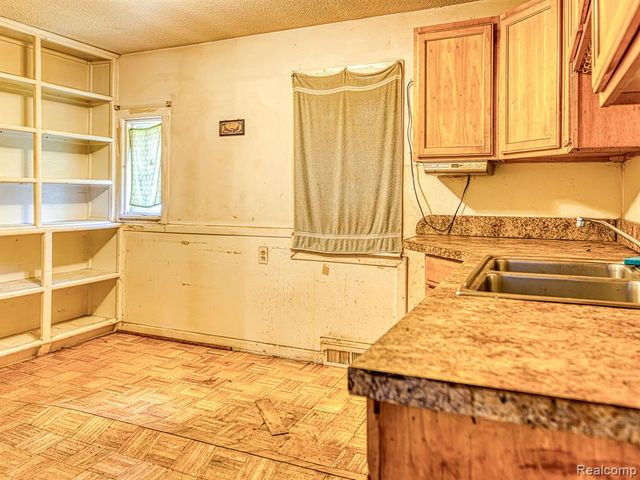 1246 Junction Street, Detroit, MI 48209