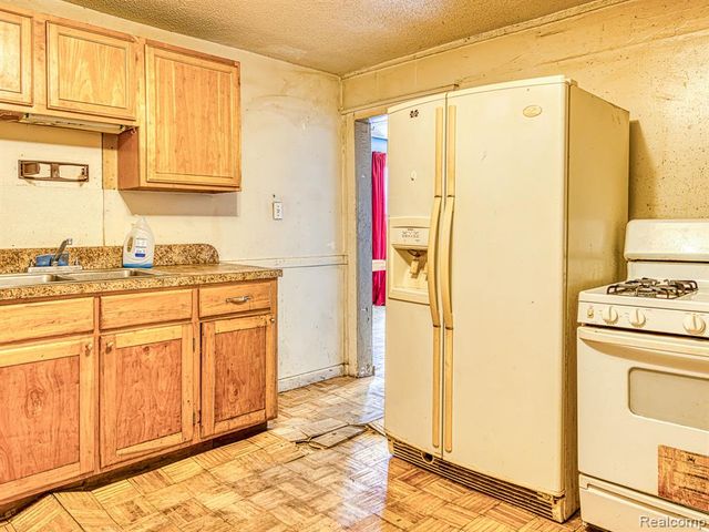 1246 Junction Street, Detroit, MI 48209