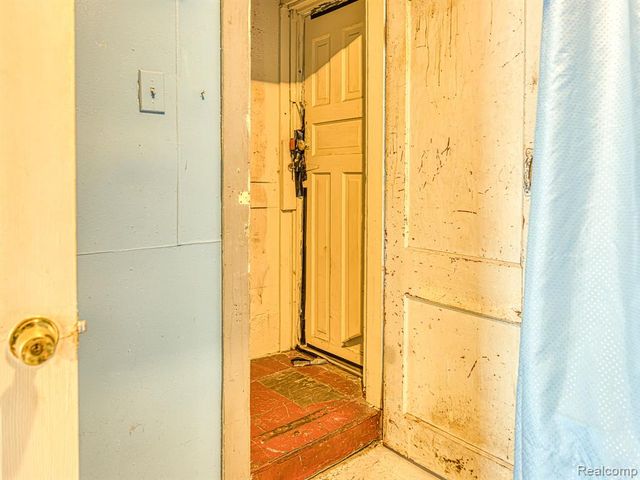 1246 Junction Street, Detroit, MI 48209